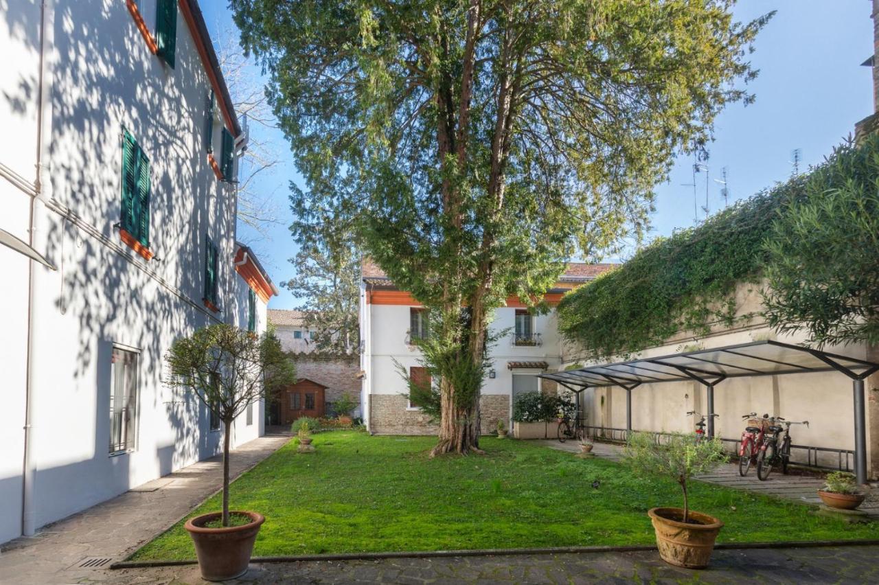 Апартаменты Frescobaldi Aparments! A Casa Di Francesco Феррара Экстерьер фото